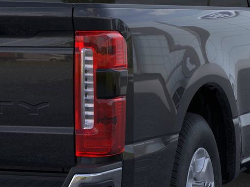 New 2026 Ford F250 XLT w/ 360-Degree Camera Package image 21