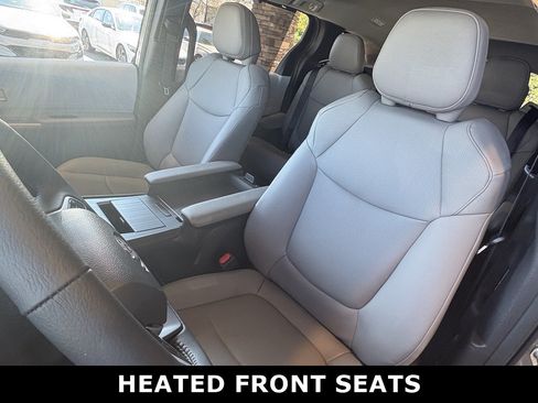 Used 2026 Toyota Sienna XLE AWD/4WD image 24