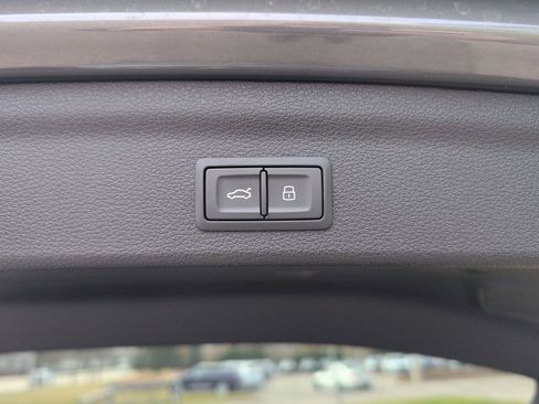 New 2025 Audi Q3 2.0T Premium image 33