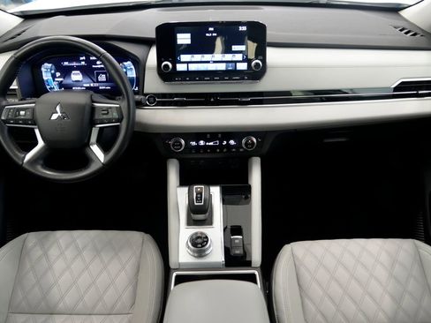 Used 2022 Mitsubishi Outlander SEL image 17