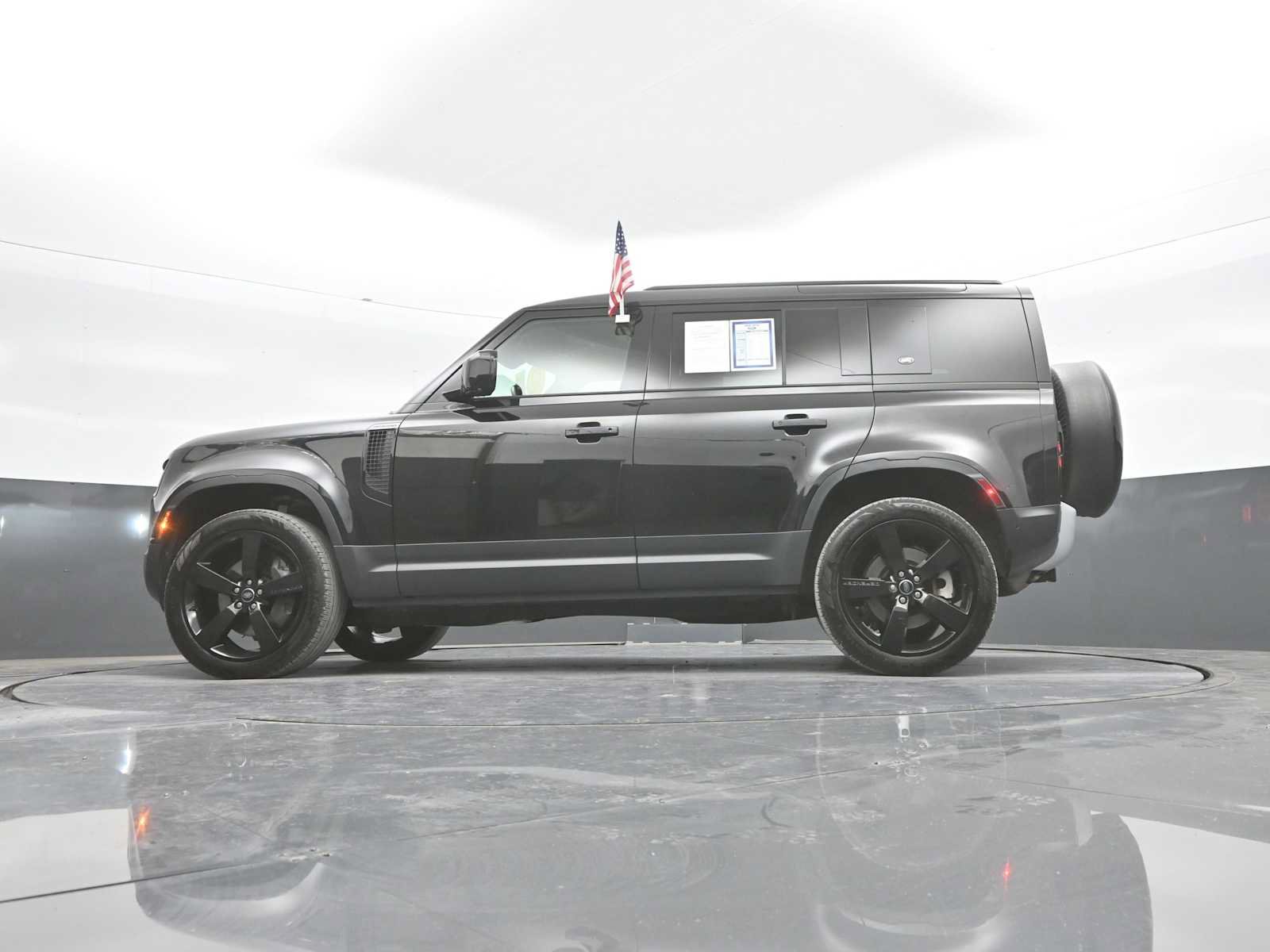 Used 2023 Land Rover Defender 110 SE AWD/4WD image 38