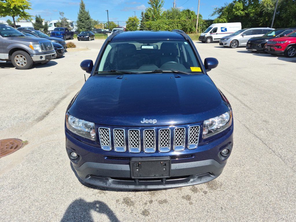 Used 2017 Jeep Compass Latitude FWD image 2