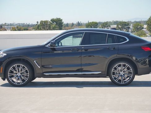 Used 2025 BMW X4 xDrive30i w/ Premium Package AWD/4WD image 4