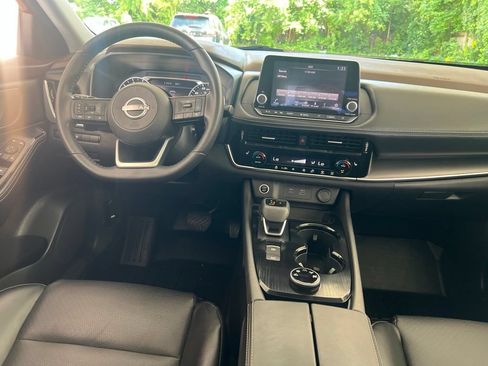 Certified 2023 Nissan Rogue SV w/ SV Premium Package AWD/4WD image 18