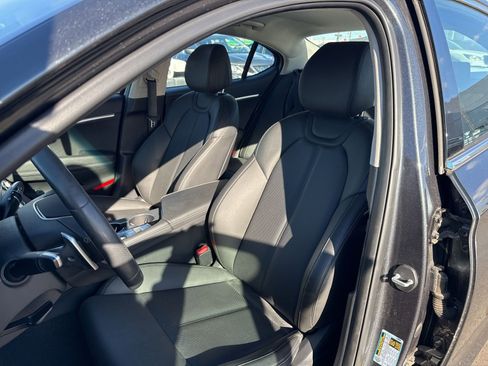 Used 2020 Genesis G70 2.0T image 11