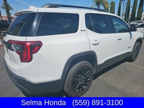Used 2022 GMC Acadia SLE w/ Driver Convenience Package FWD image 4