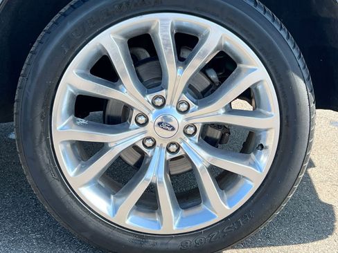 Used 2019 Ford Expedition Platinum image 13