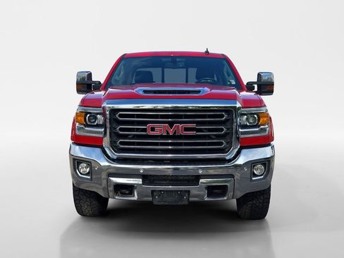 Used 2018 GMC Sierra 2500 SLT w/ Duramax Plus Package AWD/4WD image 9