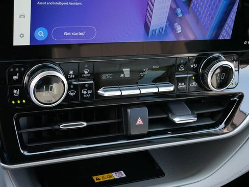 Used 2023 Toyota Highlander Platinum image 23