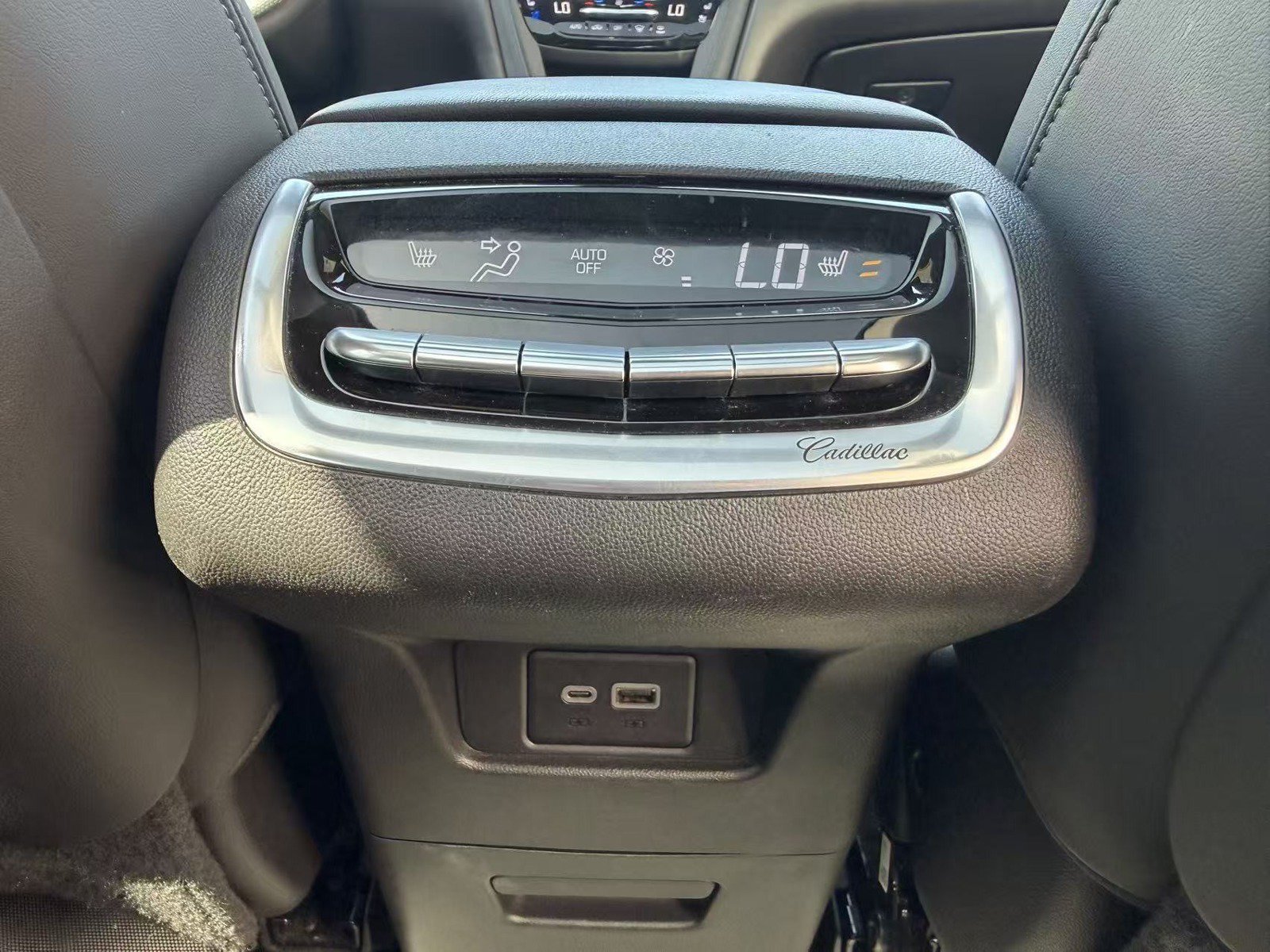 Used 2024 Cadillac XT6 Premium Luxury AWD/4WD image 19