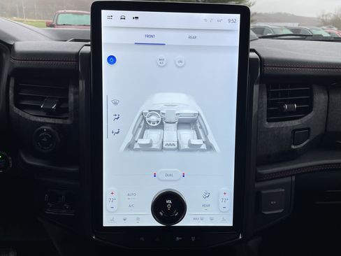 Used 2023 Ford Expedition Limited image 31