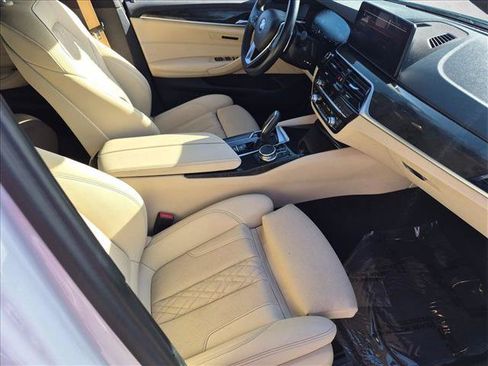 Used 2023 BMW 530i w/ Convenience Package RWD image 22