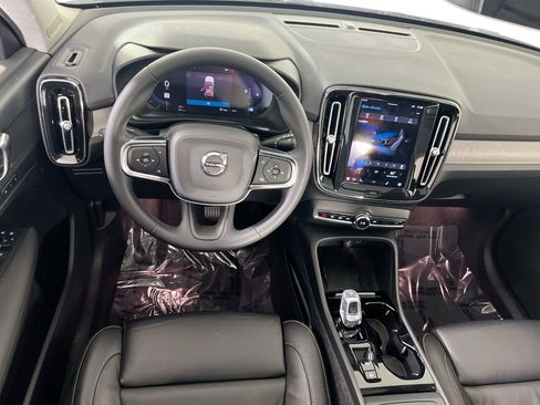 Used 2023 Volvo XC40 B4 Plus w/ Protection Package Premier image 21