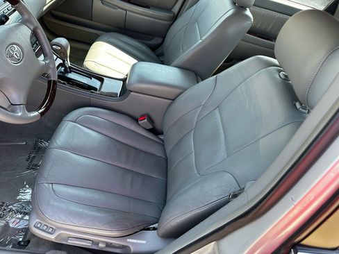 Used 2003 Toyota Avalon XLS image 36