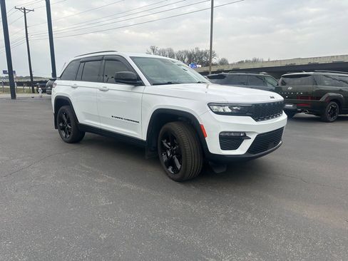 Used 2023 Jeep Grand Cherokee Limited w/ Black Appearance Package image 2