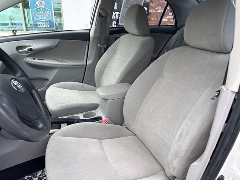 Used 2013 Toyota Corolla L FWD image 12