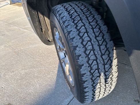 Used 2020 Jeep Cherokee Trailhawk w/ Cold Weather Group image 51