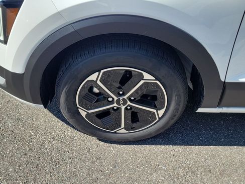 New 2026 Kia Niro EX FWD image 36