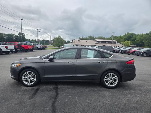 Used 2018 Ford Fusion SE FWD image 5