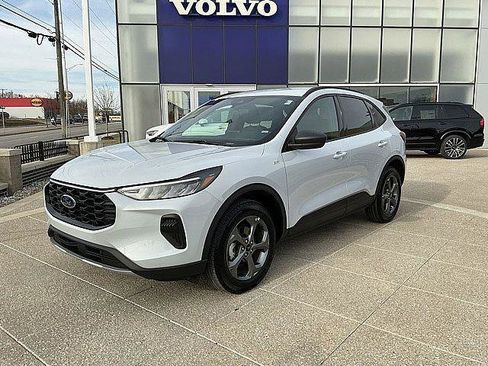 Used 2025 Ford Escape ST-Line AWD/4WD image 3