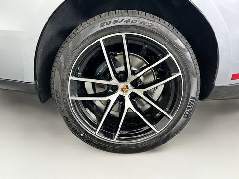 Used 2026 Porsche Macan AWD/4WD image 32