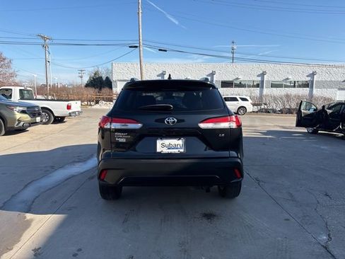Used 2022 Toyota Corolla Cross LE image 6