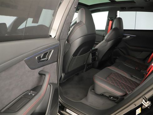 New 2026 Audi SQ8 Prestige image 27