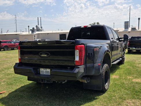 Used 2019 Ford F350 Lariat w/ Lariat Value Package AWD/4WD image 6