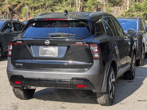 New 2026 Nissan Kicks SV image 5