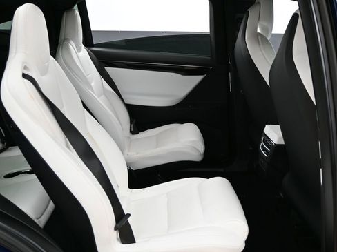 Used 2017 Tesla Model X 90D image 41