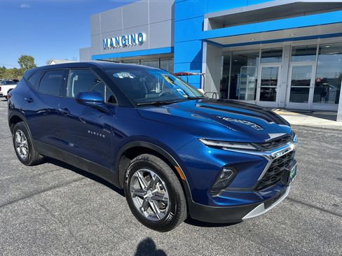 Used 2023 Chevrolet Blazer LT w/ Driver Confidence Package image 2