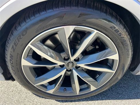 Used 2022 Audi SQ7 Premium Plus w/ SQ7 Executive Package image 11