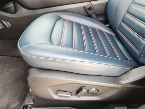 Used 2024 Ford Edge SEL w/ Sport Appearance Package image 25