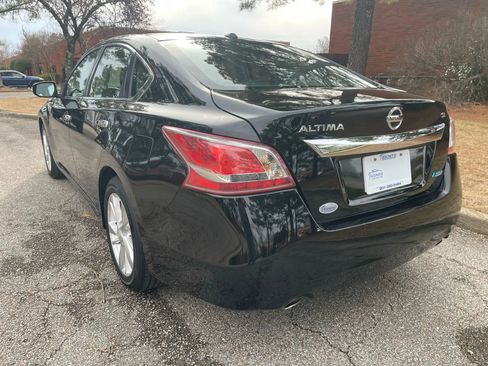 Used 2013 Nissan Altima 2.5 SL w/ Technology Pkg image 3
