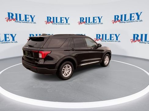 Certified 2025 Ford Explorer Active AWD/4WD image 9