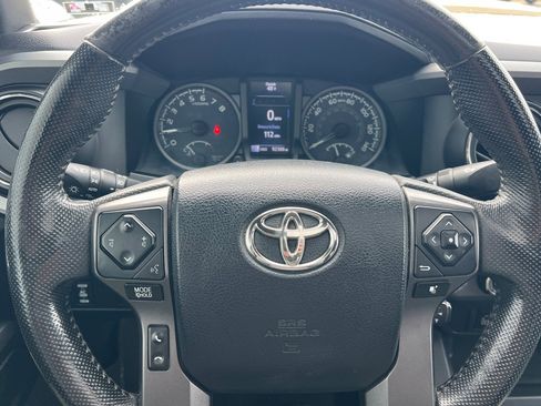 Used 2016 Toyota Tacoma TRD Off-Road image 22