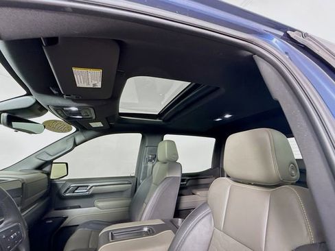 Used 2022 Chevrolet Silverado 1500 ZR2 w/ Technology Package image 23