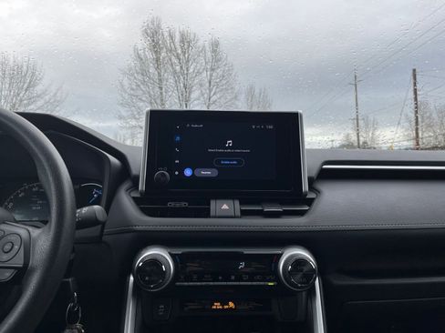 Used 2025 Toyota RAV4 LE image 21