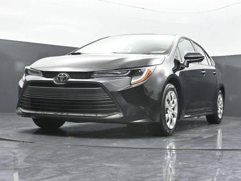 Used 2026 Toyota Corolla LE FWD image 35