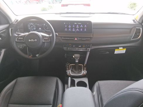 New 2026 Kia Seltos EX FWD image 17