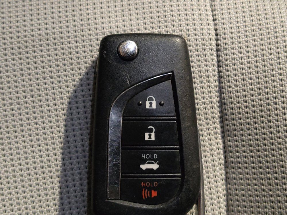 Used 2022 Toyota Corolla LE FWD image 32