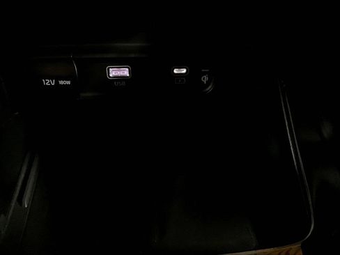 Used 2025 Kia Telluride S AWD/4WD image 32