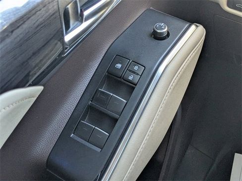 Used 2020 Toyota Highlander Limited image 21