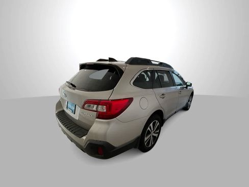 Used 2018 Subaru Outback 2.5i Limited AWD/4WD image 8