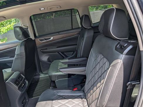 Certified 2025 Volkswagen Atlas SEL Premium R-Line AWD/4WD image 28