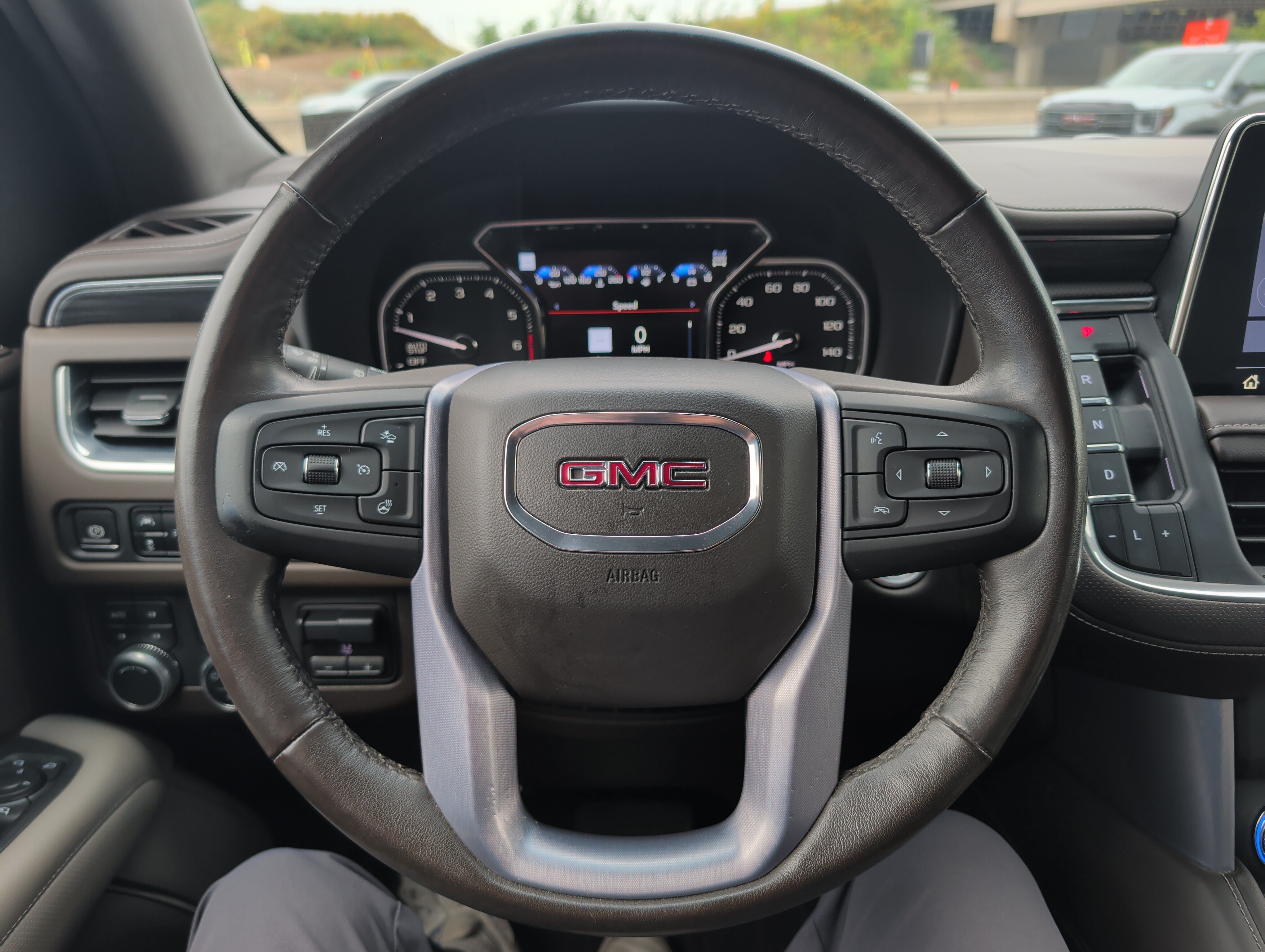 Used 2021 GMC Yukon SLT w/ SLT Luxury Plus Package AWD/4WD image 18
