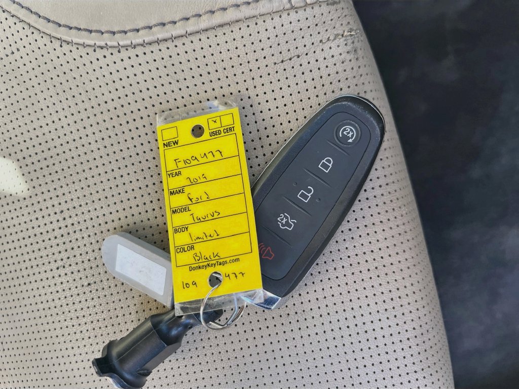 Used 2019 Ford Taurus Limited FWD image 34