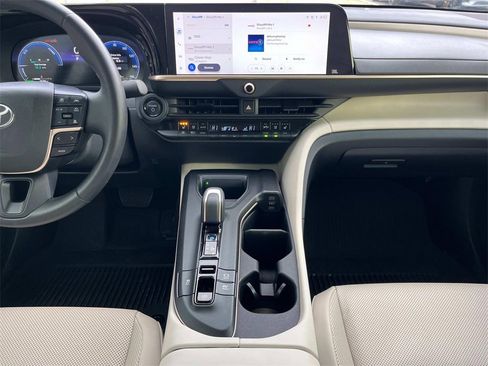 Used 2023 Toyota Crown XLE image 20