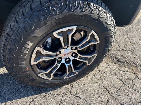 Certified 2024 GMC Canyon AT4 w/ Technology Package image 11