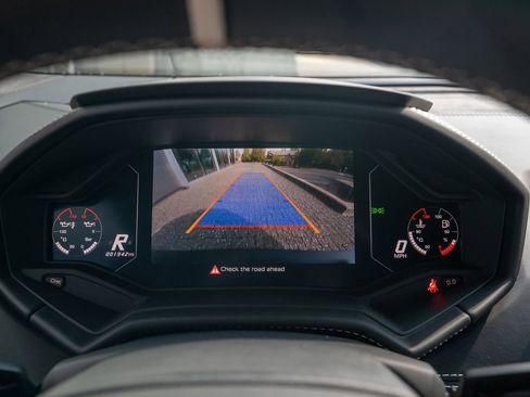 Used 2024 Lamborghini Huracan Sterrato image 37